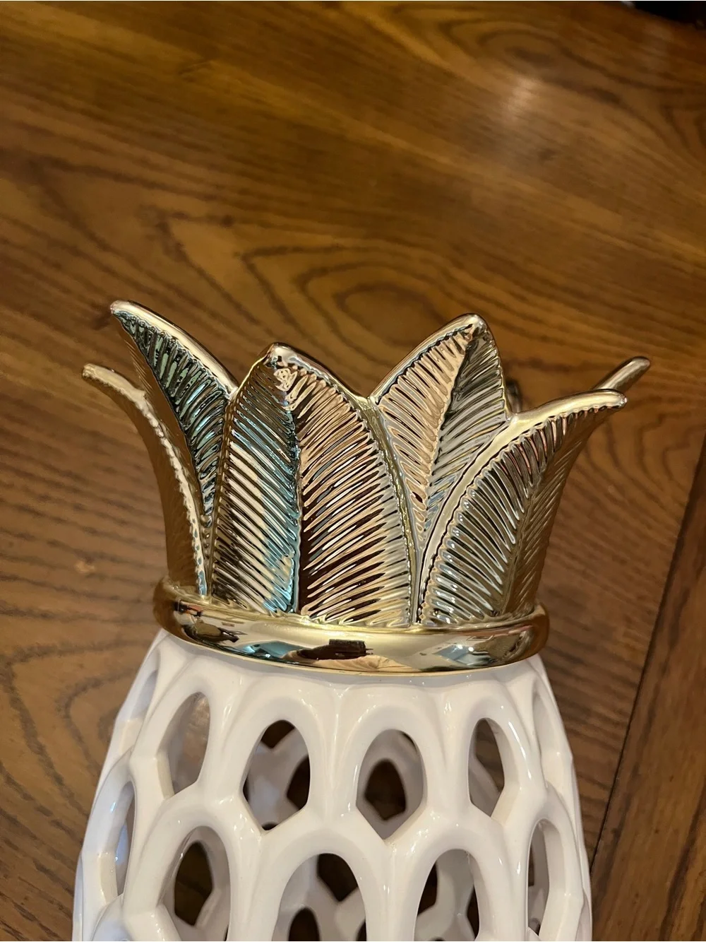 Gold and White Ceramic Pineapple Candle Holder - No‎ base
